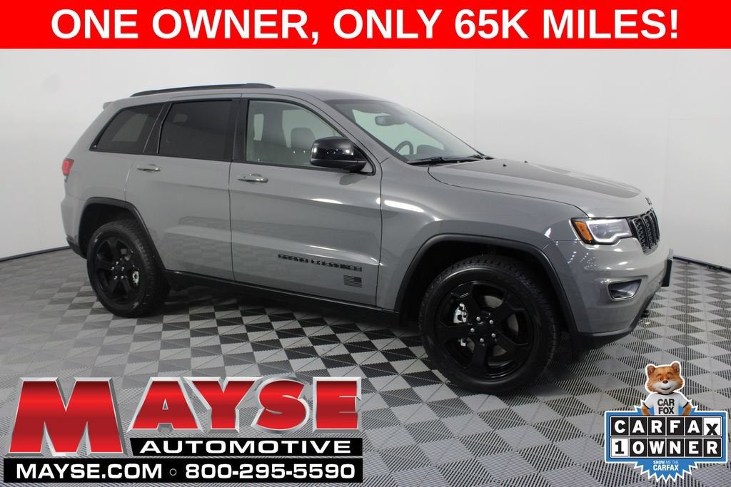 2021 Jeep Grand Cherokee Freedom in Grey/Rwd/4X4 — front three-quarter view